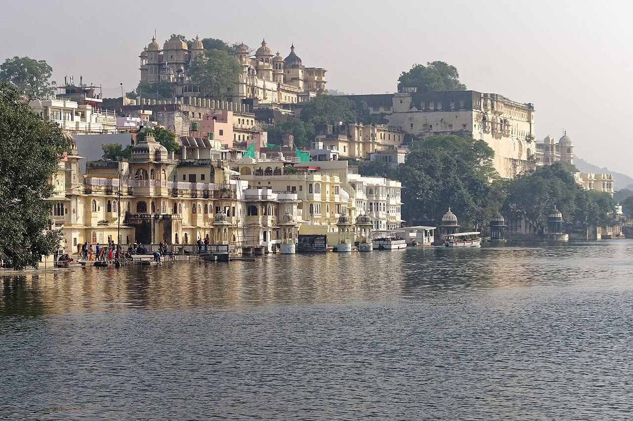 Real photograph of Udaipur City Palace on Lake Pichola